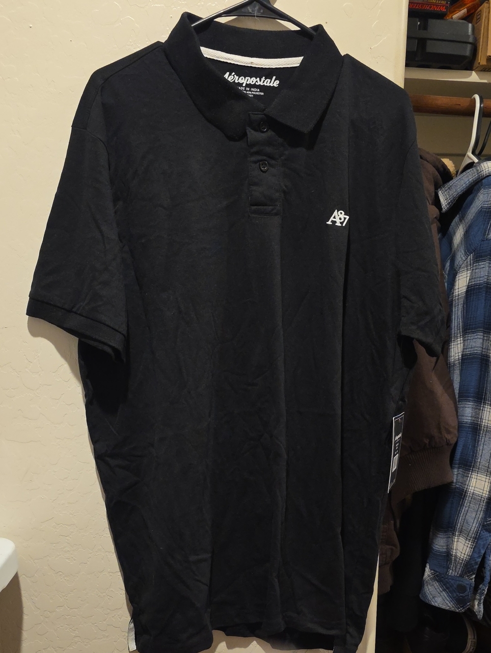 Aeropostale Black T-Shirt with Branded Tag - Picture 4 of 7